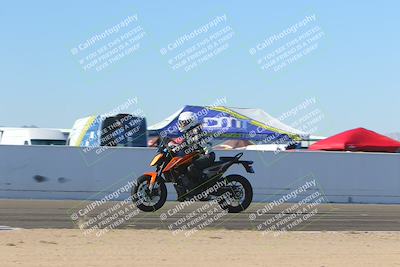 media/Nov-06-2023-Moto Forza (Mon) [[ce023d0744]]/4-Beginner Group/Session 4 (Finish Line Checker)/
